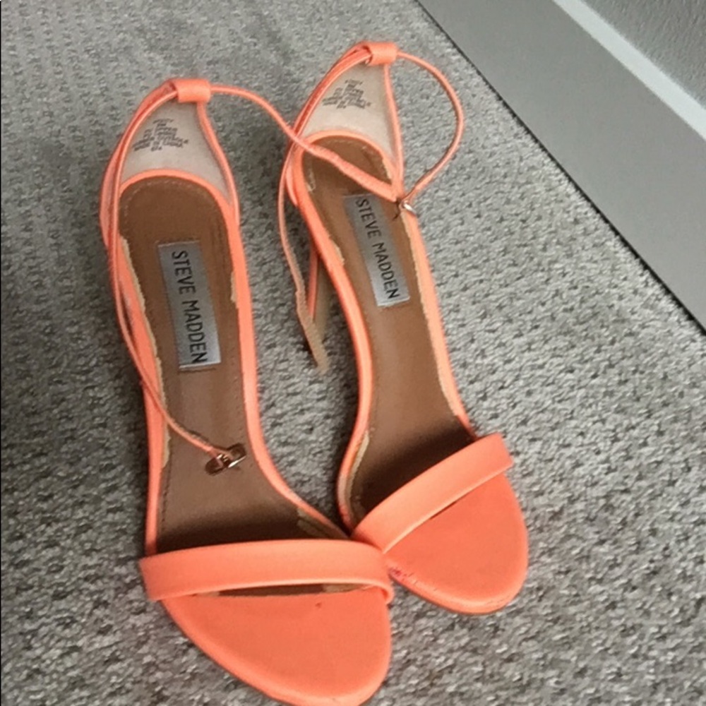 Steve madden coral sandals